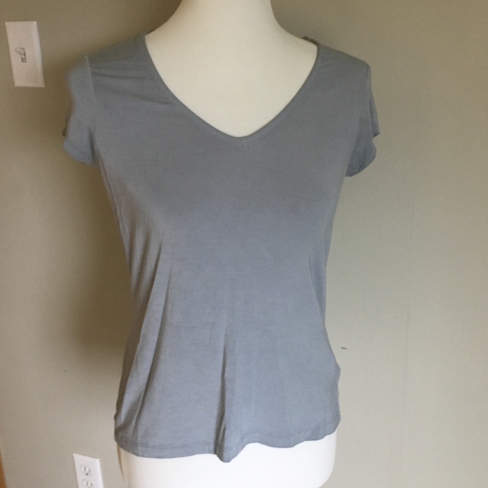 WOMEN V NECK TOP